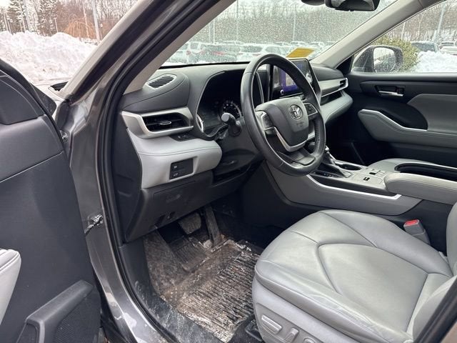 2023 Toyota Highlander Hybrid Base