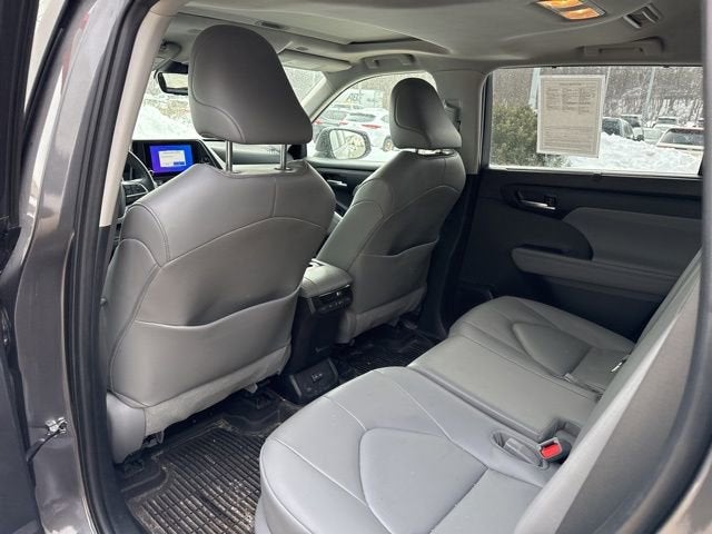 2023 Toyota Highlander Hybrid Base