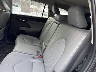 2023 Toyota Highlander Hybrid Base