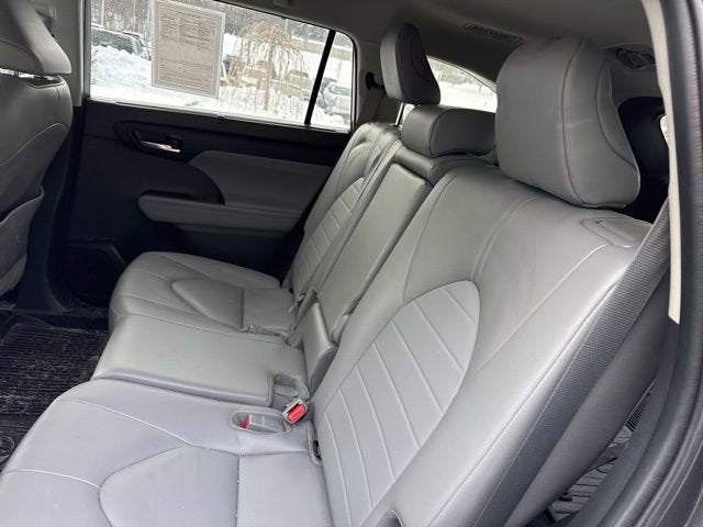 2023 Toyota Highlander Hybrid Base