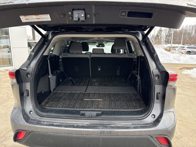 2023 Toyota Highlander Hybrid Base