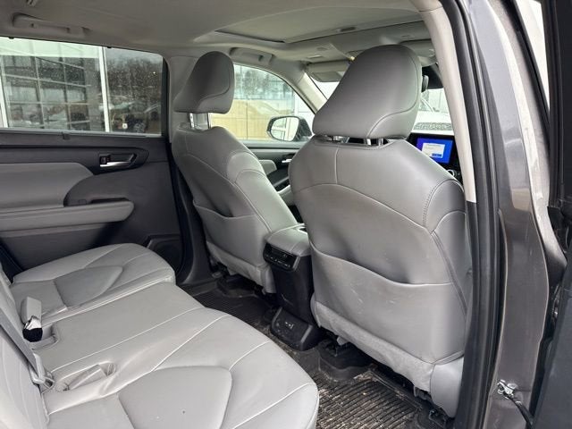 2023 Toyota Highlander Hybrid Base