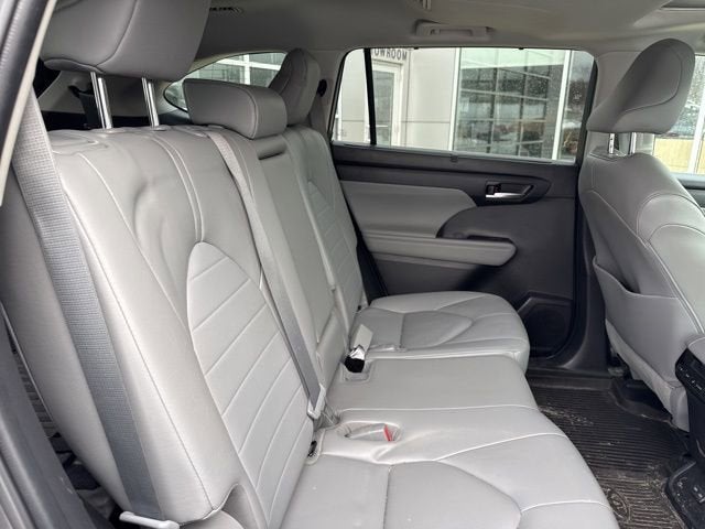 2023 Toyota Highlander Hybrid Base