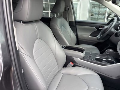 2023 Toyota Highlander Hybrid Base