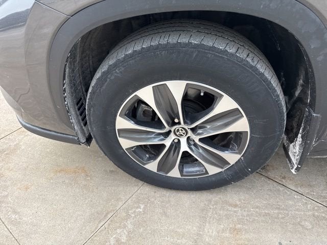 2023 Toyota Highlander Hybrid Base