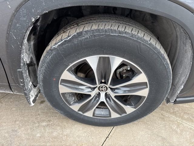 2023 Toyota Highlander Hybrid Base