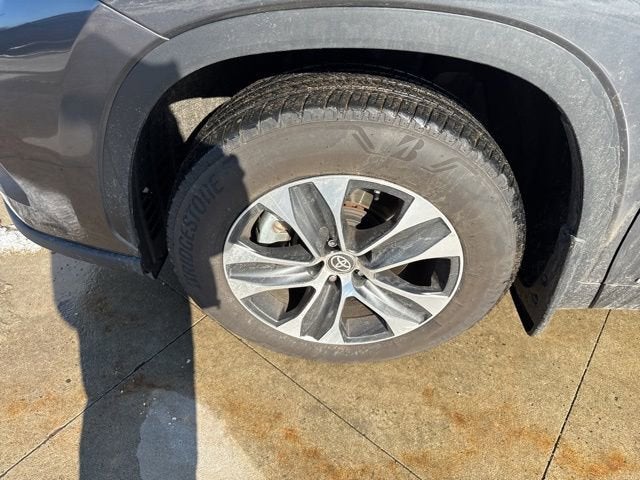 2025 Toyota Highlander Hybrid Base