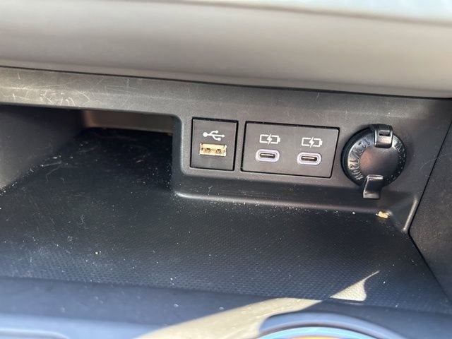 2025 Toyota Highlander Hybrid Base