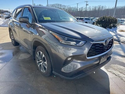 2025 Toyota Highlander Hybrid Base