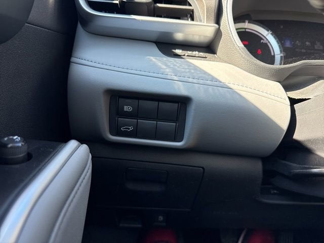 2025 Toyota Highlander Hybrid Base