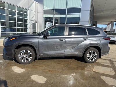 2025 Toyota Highlander Hybrid Base