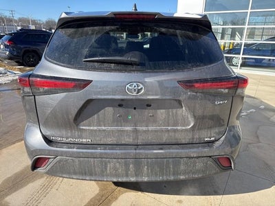 2025 Toyota Highlander Hybrid Base