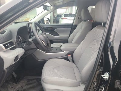 2024 Toyota Highlander LE FWD