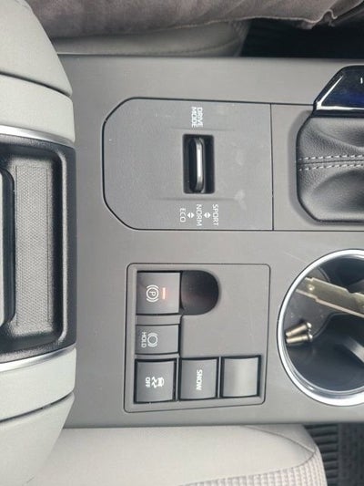 2024 Toyota Highlander LE FWD