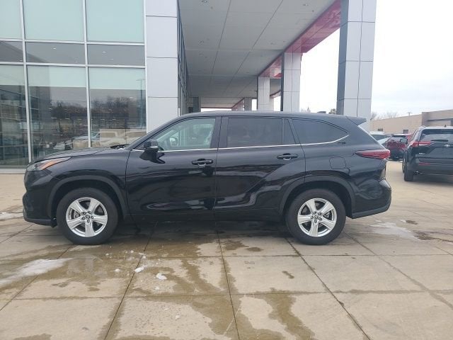 2024 Toyota Highlander LE FWD