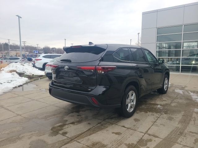 2024 Toyota Highlander LE FWD