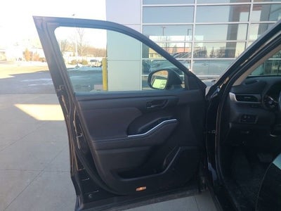 2023 Toyota Highlander LE FWD