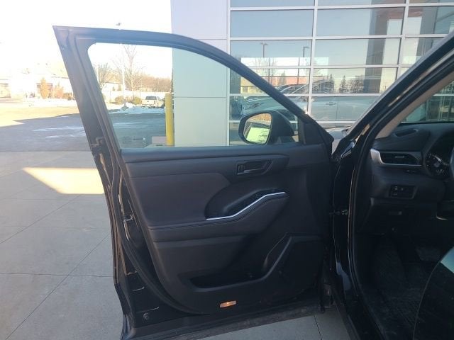 2023 Toyota Highlander LE FWD