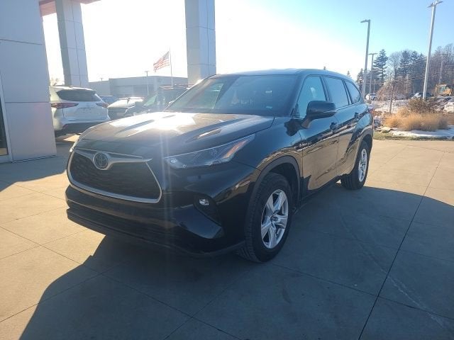 2023 Toyota Highlander LE FWD
