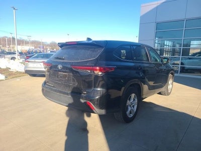 2023 Toyota Highlander LE FWD