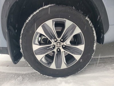 2024 Toyota Highlander XLE FWD