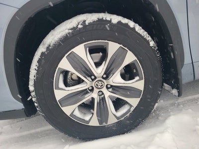 2024 Toyota Highlander XLE FWD