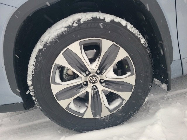 2024 Toyota Highlander XLE FWD