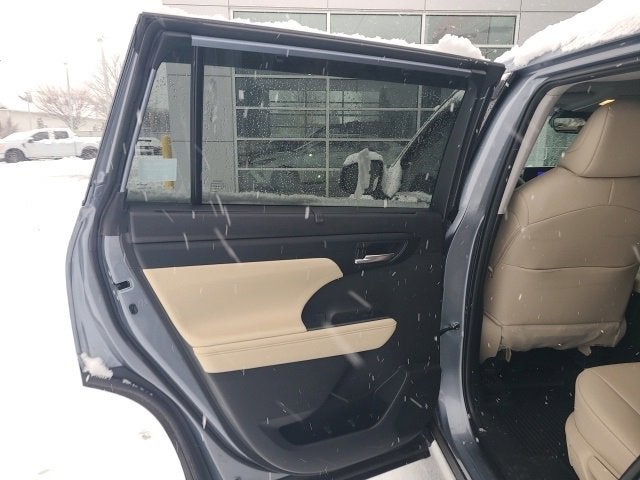 2024 Toyota Highlander XLE FWD