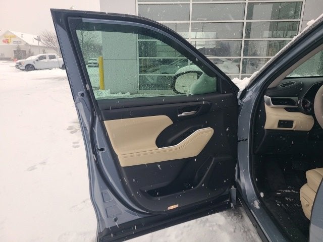 2024 Toyota Highlander XLE FWD