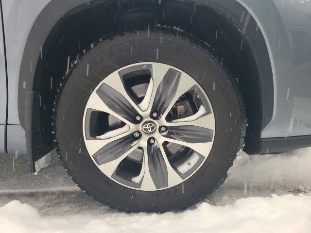 2024 Toyota Highlander XLE FWD