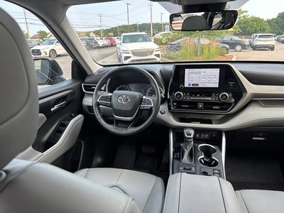 2023 Toyota Highlander XLE AWD