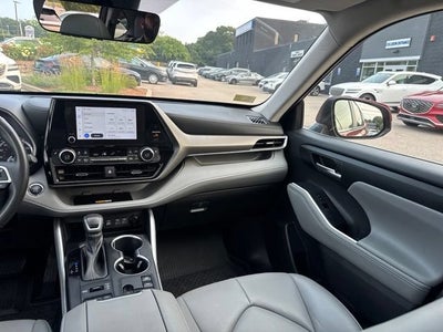 2023 Toyota Highlander XLE AWD