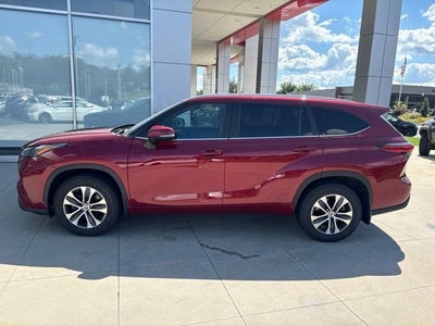 2023 Toyota Highlander XLE AWD
