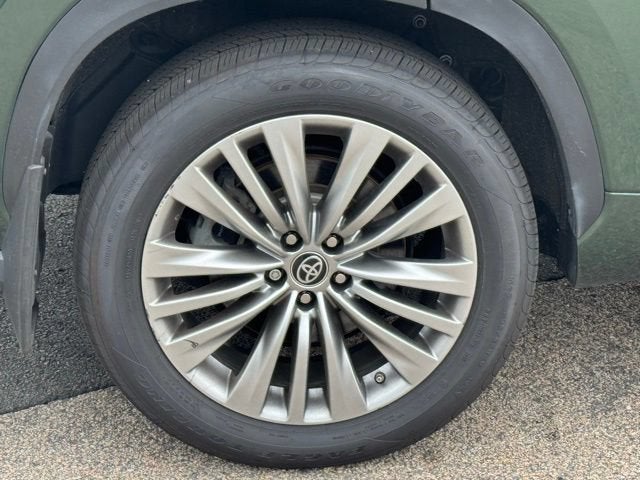 2023 Toyota Highlander Platinum AWD