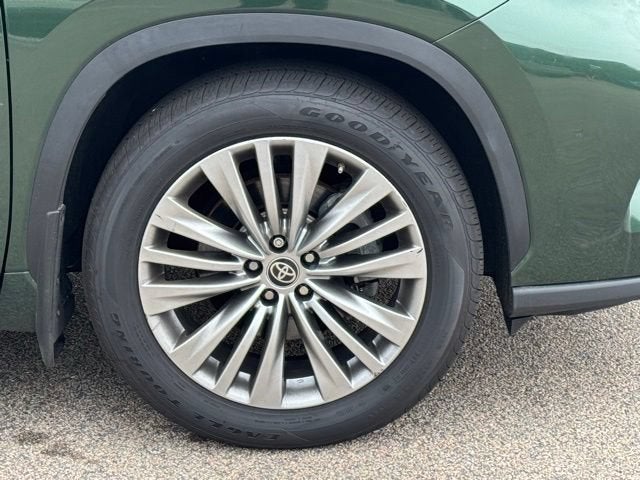2023 Toyota Highlander Platinum AWD