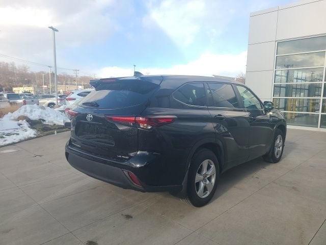 2024 Toyota Highlander LE