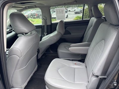 2025 Toyota Highlander XLE AWD