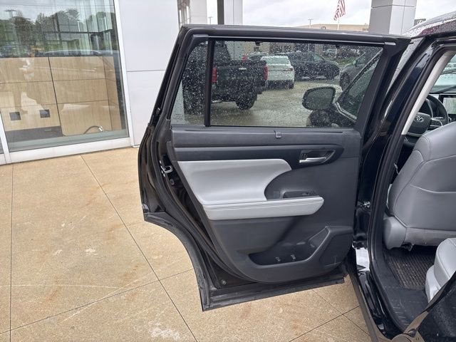 2025 Toyota Highlander XLE AWD