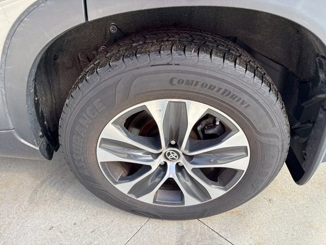 2023 Toyota Highlander XLE AWD