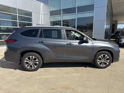 2023 Toyota Highlander XLE AWD