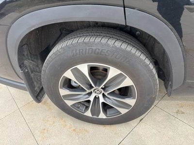 2025 Toyota Highlander XLE AWD