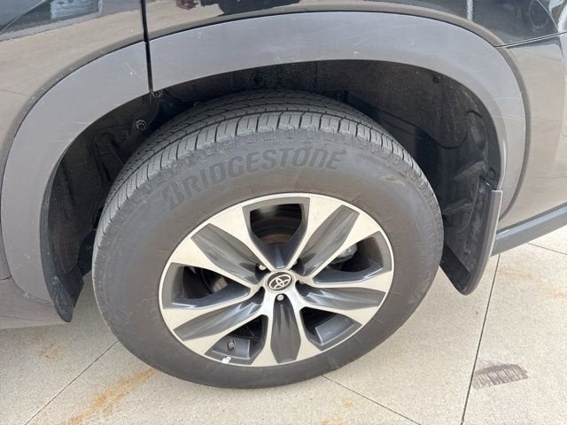 2025 Toyota Highlander XLE AWD