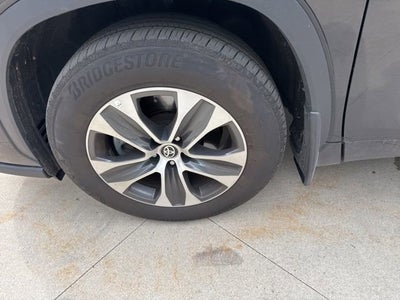 2025 Toyota Highlander XLE AWD