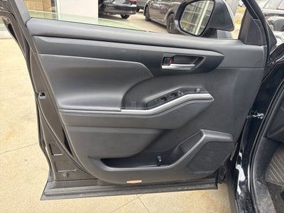 2025 Toyota Highlander XLE AWD