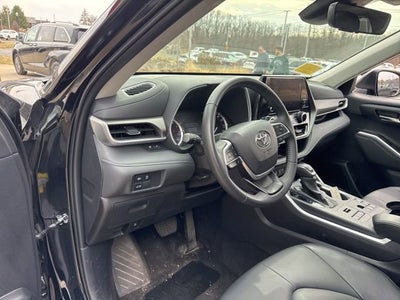 2025 Toyota Highlander XLE AWD