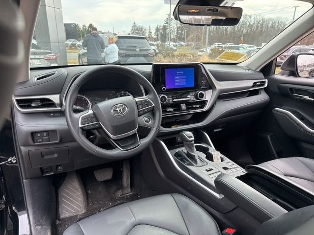2025 Toyota Highlander XLE AWD