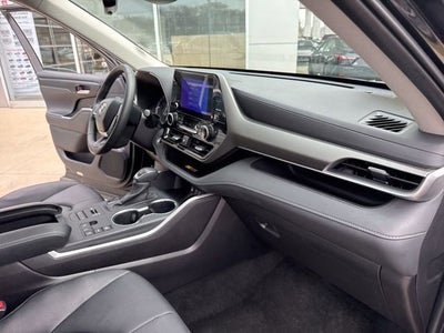 2025 Toyota Highlander XLE AWD