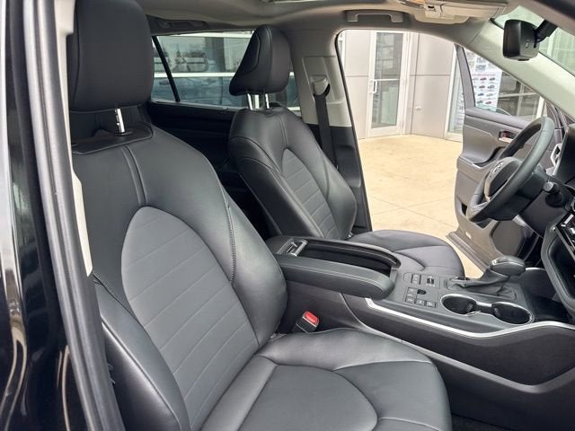 2025 Toyota Highlander XLE AWD