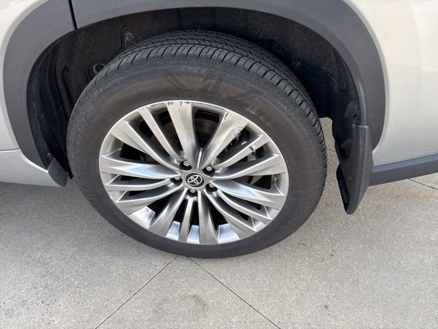 2025 Toyota Highlander Platinum AWD