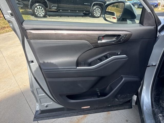 2025 Toyota Highlander Platinum AWD